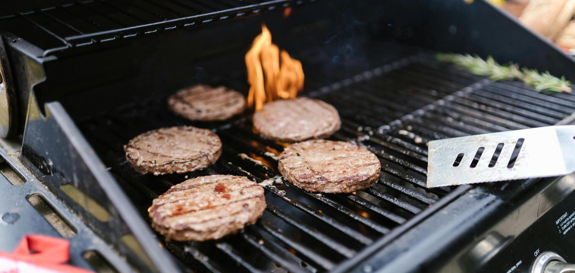 Почему стоит давать мясу отдохнуть: секрет самых вкусных стейков и бургеров