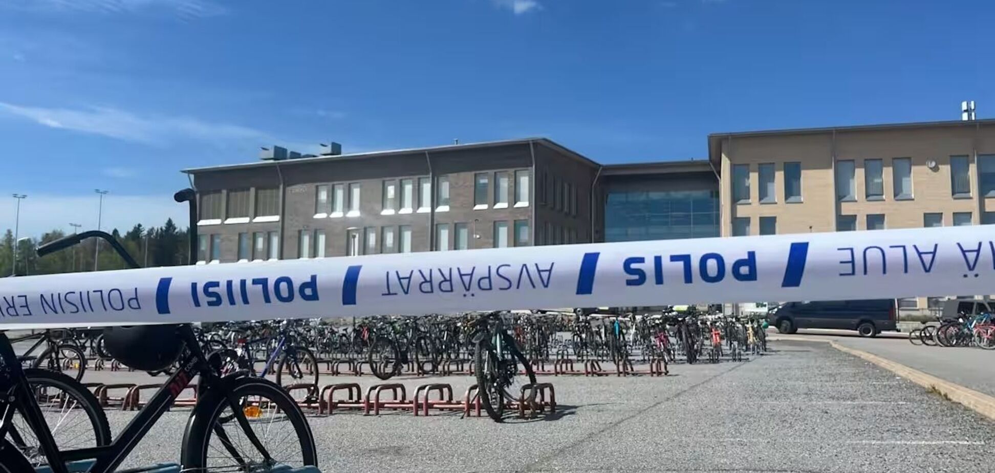 У Фінляндії учень влаштував різанину у школі: поранені троє дітей. Фото