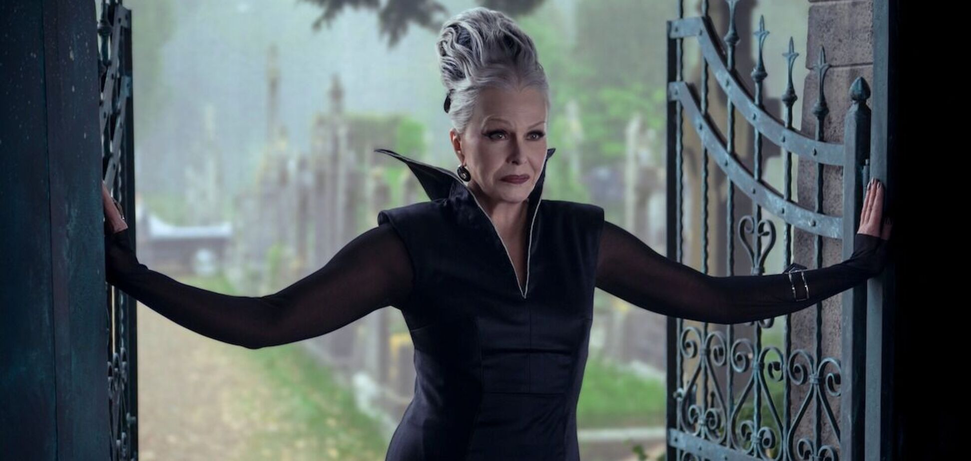 Покажуть бабусю Венздей: нові деталі про другий сезон серіалу