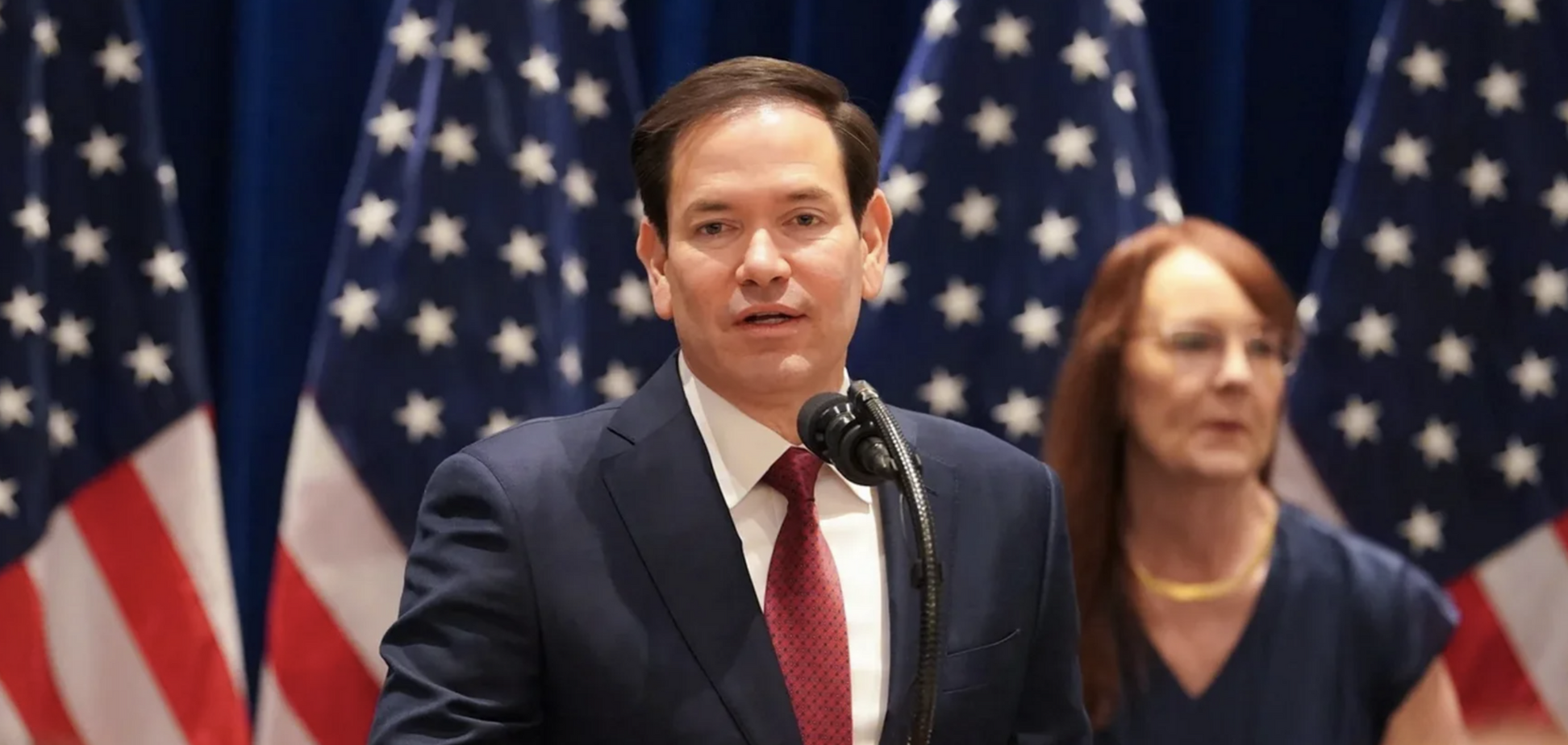 Рубио в Конгрессе США уклонился от вопроса и не захотел называть Путина военным преступником