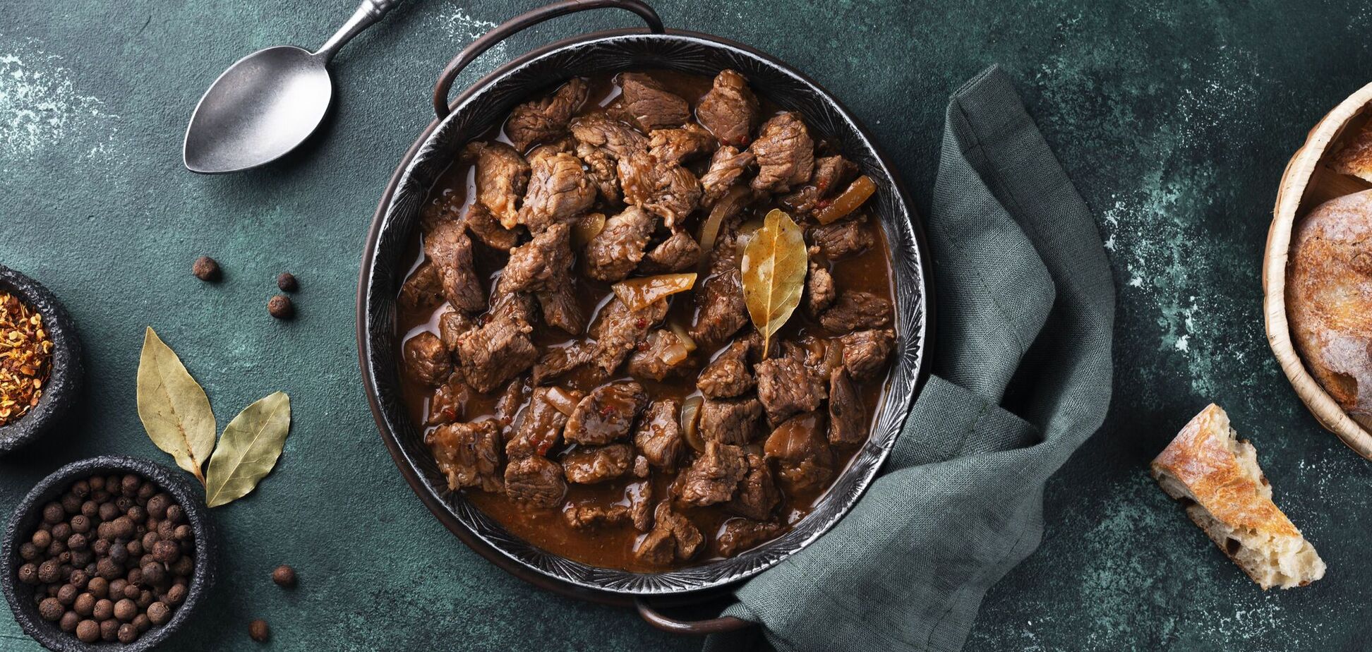 Из какого мяса приготовить самый вкусный гуляш: к картофелю, макаронам и любой каше