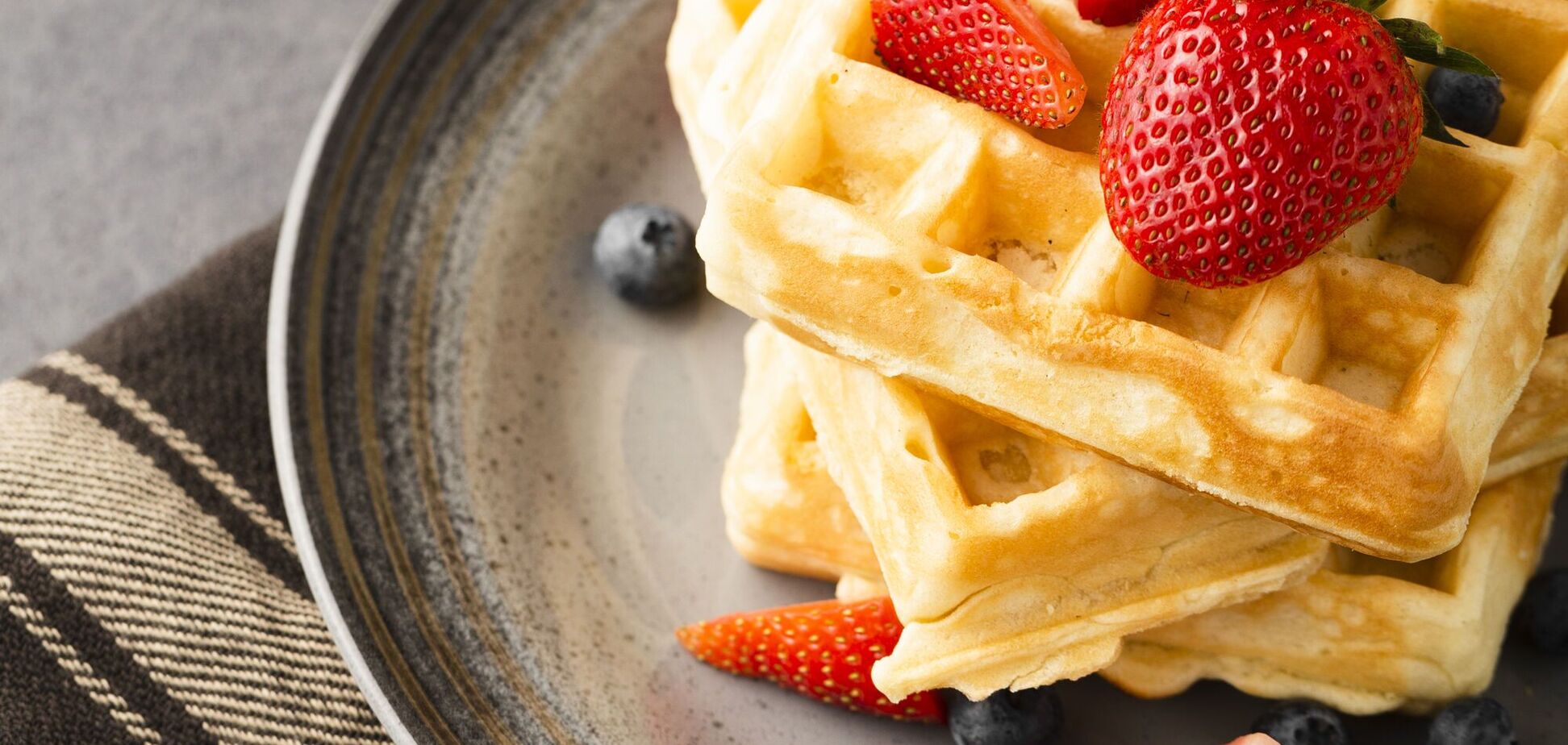 Хрустящие творожные вафли для детей на перекус: из чего сделать простое тесто