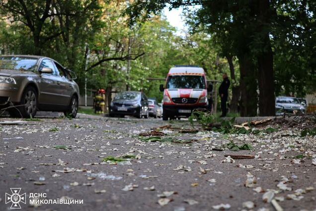 В Николаеве прогремел взрыв в многоэтажке: пострадала женщина, эвакуировали десятки людей. Фото