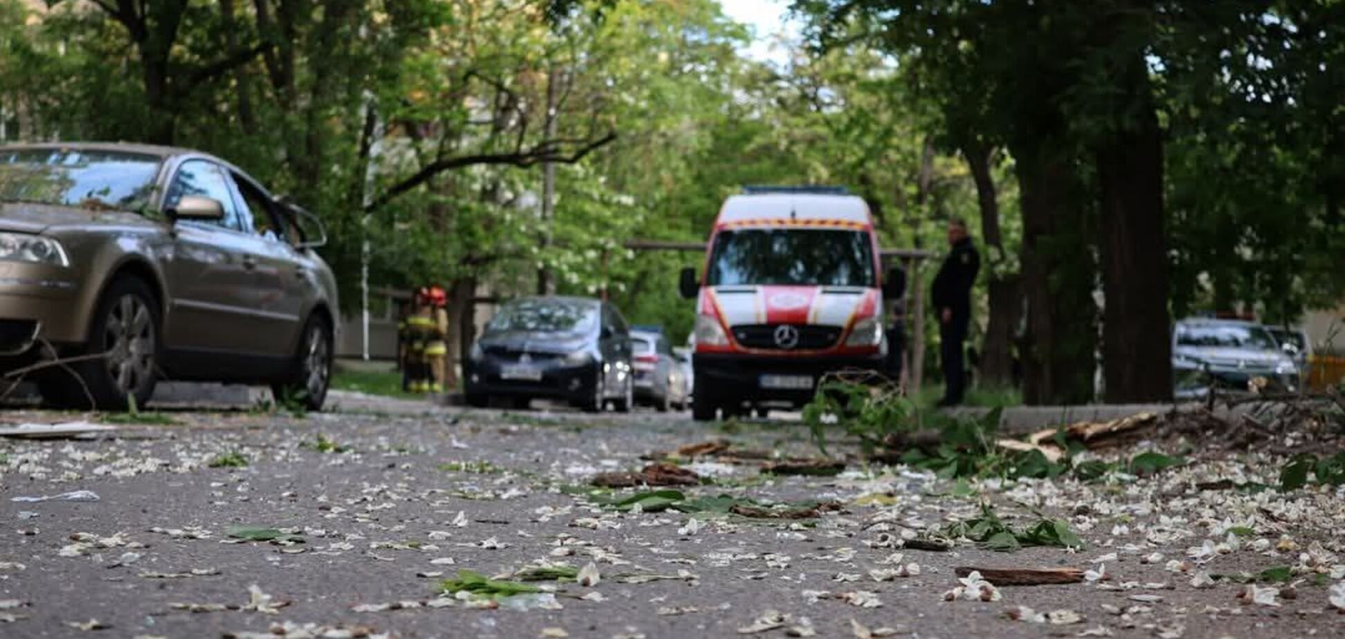 В Николаеве прогремел взрыв в многоэтажке: погибла женщина, эвакуировали десятки людей. Фото