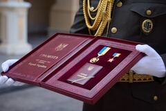 Президент Зеленский присвоил звание Героя Украины семерым военным: шестерым из них - посмертно