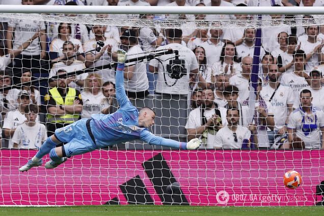 Український голкіпер став на ворота в останньому матчі Анчелотті за 'Реал' і потрапив у курйоз. Відео