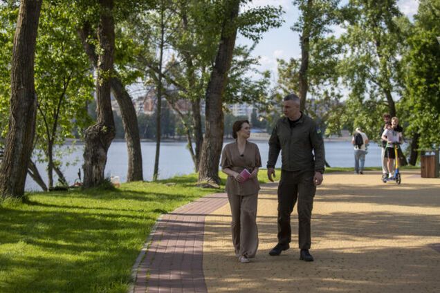 При строительстве дорог и объектов Киев продолжает создавать безбарьерное пространство, - Кличко