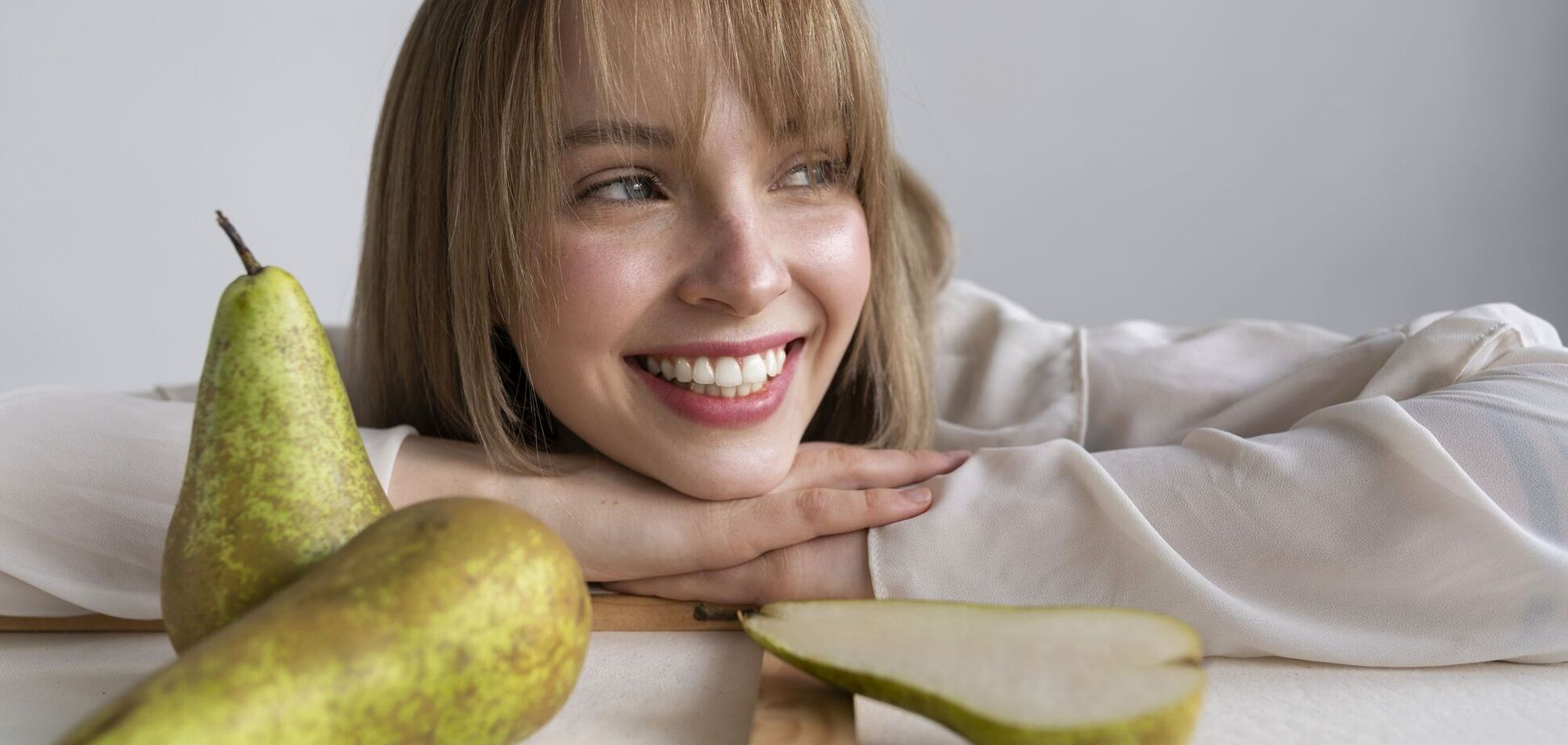 Їж груші — і сяй: фрукт, що творить дива з вашим зовнішнім виглядом