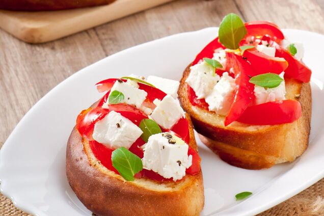 Смачна закуска із запеченого болгарського перцю на бутерброди: значно краща за будь-які намазки