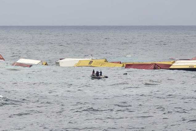 Крушение контейнеровоза MSC ELSA 3 возле берегов Индии