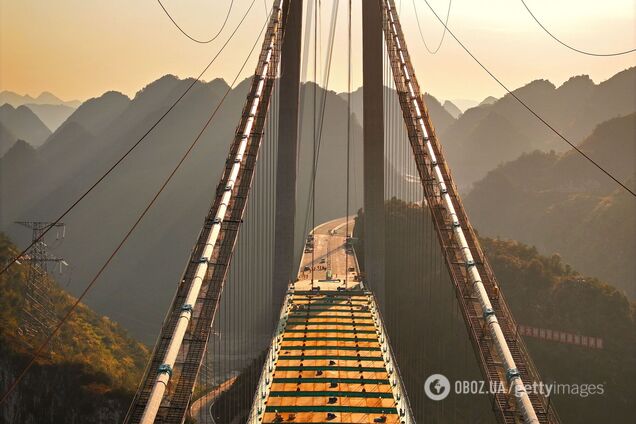 У Китаї готуються до відкриття найвищого мосту у світі. Фото