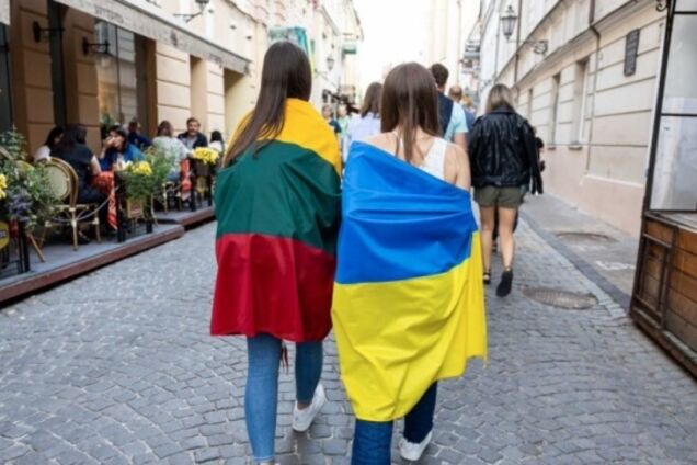 Киев прокомментировал возможную отмену временной защиты украинцев в ЕС