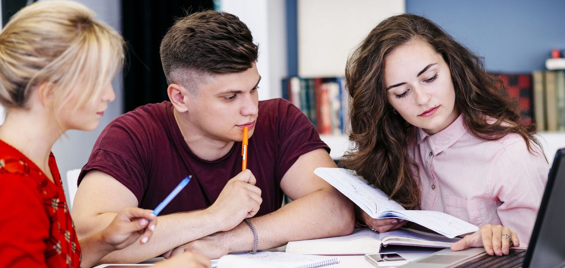 Многие студенты 'сыпятся' на 2-3 курсе: образовательный консультант дала совет, как правильно выбрать бакалавриат