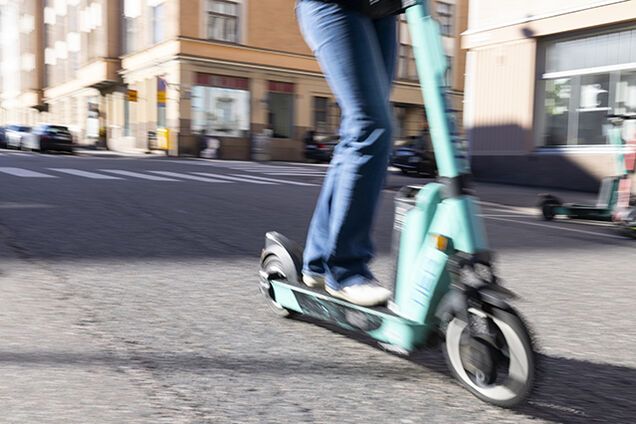 В Финляндии одобрили ограничения для водителей электросамокатов: за что предусмотрена уголовная ответственность
