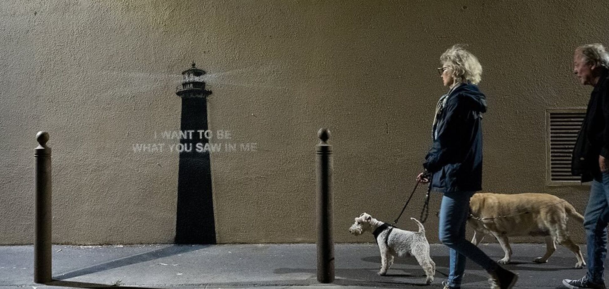 Черный маяк и тень: Бэнкси показал свою новую работу. Фото