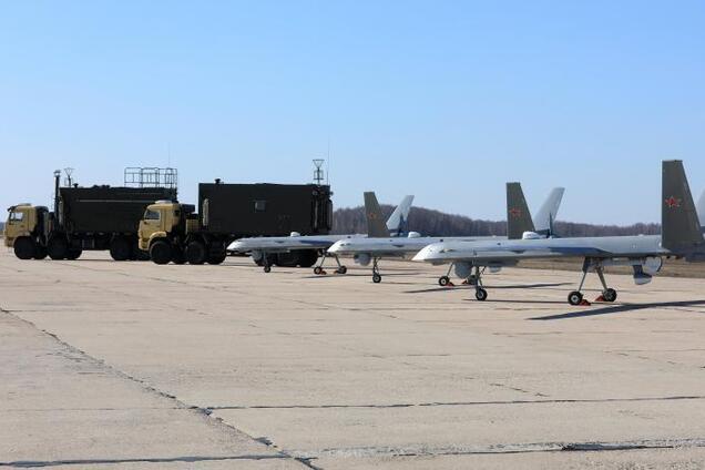 Более восьми попаданий: спутниковые снимки раскрыли последствия атаки на завод по разработке дронов в Подмосковье. Видео