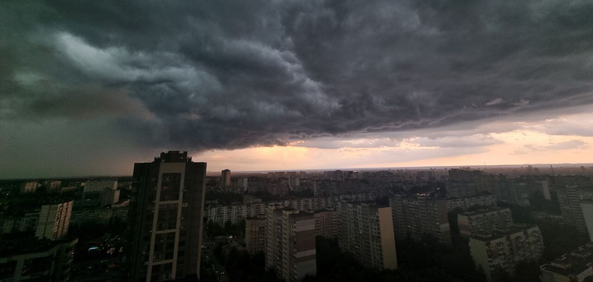 Синоптики попередили про суттєве погіршення погоди у Києві та області: що відомо