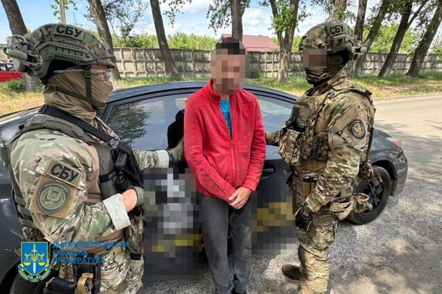 Работал на ФСБ: в Днепре задержали таксиста, который корректировал российские удары. Фото