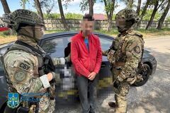 Работал на ФСБ: в Днепре задержали таксиста, который корректировал российские удары. Фото