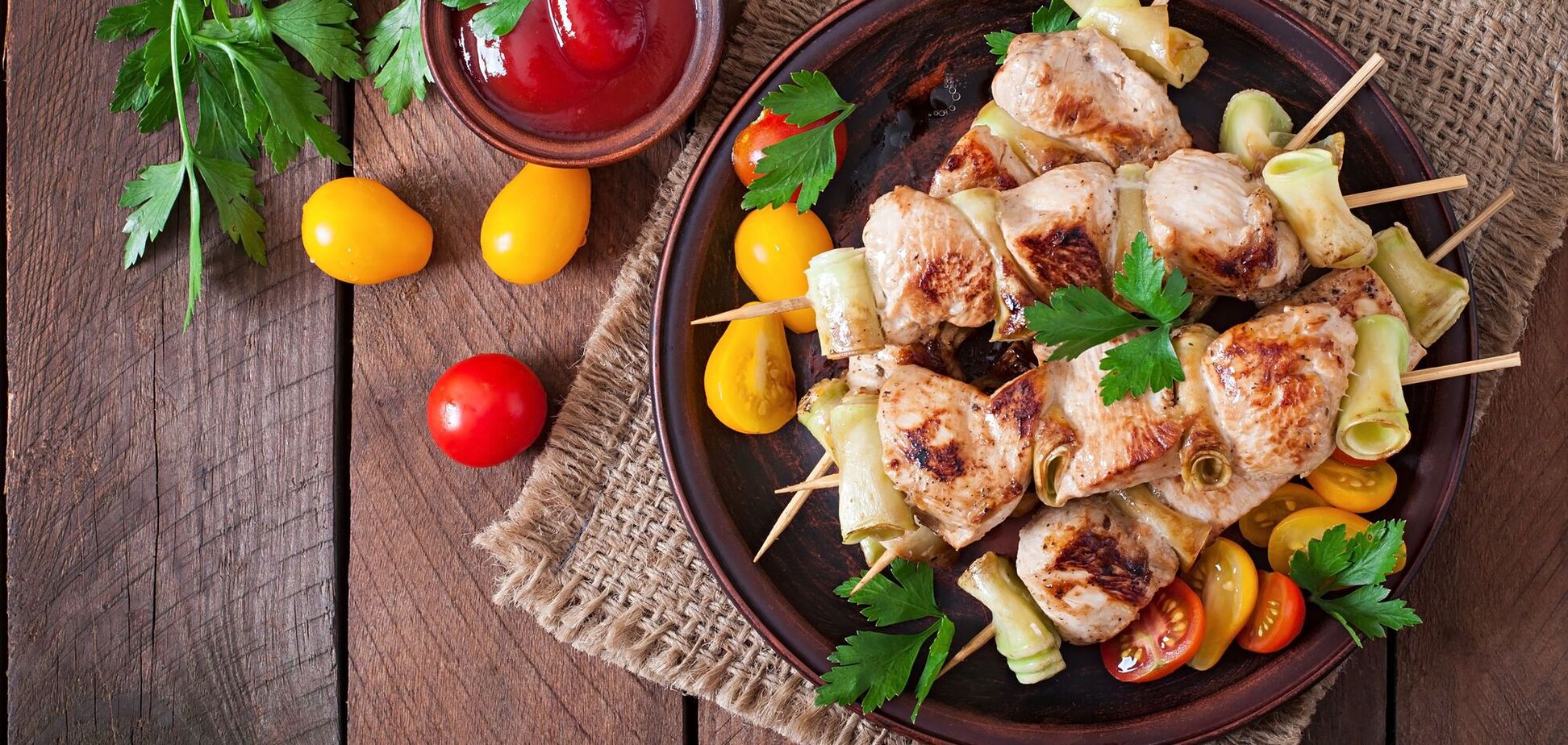 Можно приготовить просто в духовке: делимся рецептом сочного шашлыка из ошейка