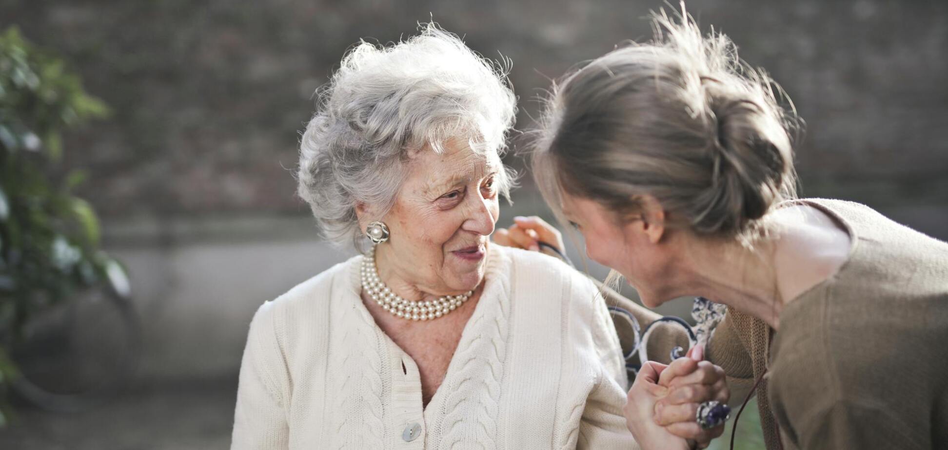 'Це зруйнувало все': жінка заради розваги здала ДНК-тест і розкрила 45-річну родинну таємницю