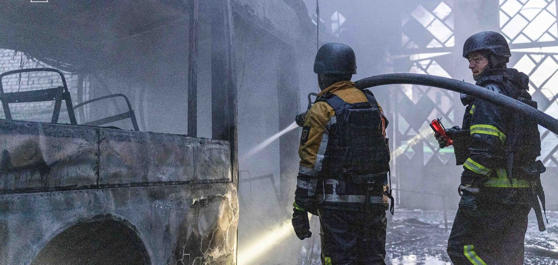 'Шахеди' проти звичайних тролейбусів': Зеленський відреагував на удар РФ по Харкову і пояснив, чим небезпечні розмови про паузи в тиску на Кремль