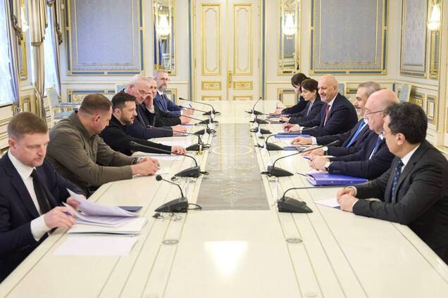 'Россия до сих пор не предоставила меморандум о прекращении огня': Зеленский обсудил с главой МИД Турции следующую встречу в Стамбуле