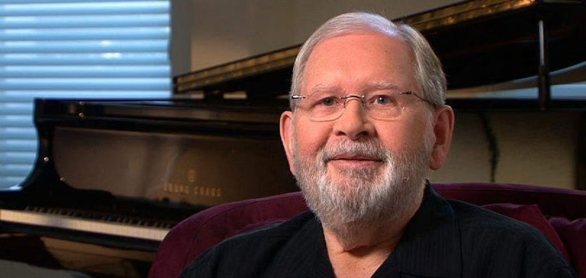 Умер композитор-лауреат премии Эмми, который писал музыку к 'Симпсонам' и 'Альфа'