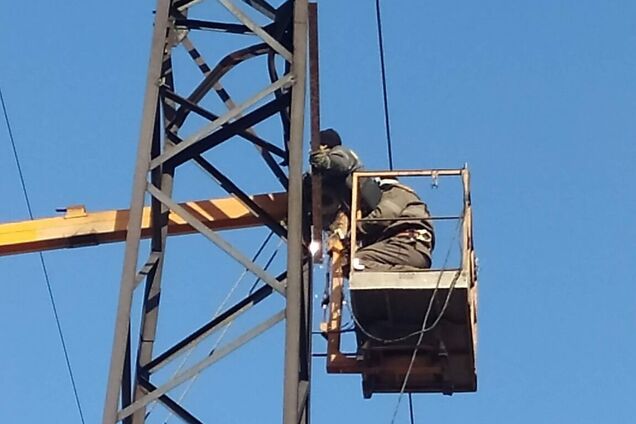 Энергетики ДТЭК восстанавливают электроснабжение