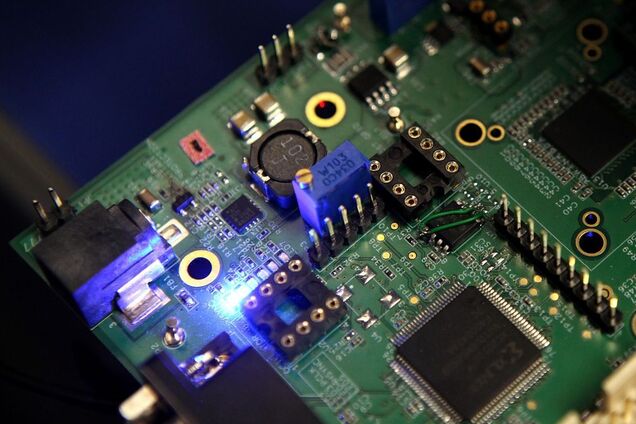 Китай призвал США прекратить 'дискриминационные ограничения' в отношении импорта в области производства микросхем - NBC