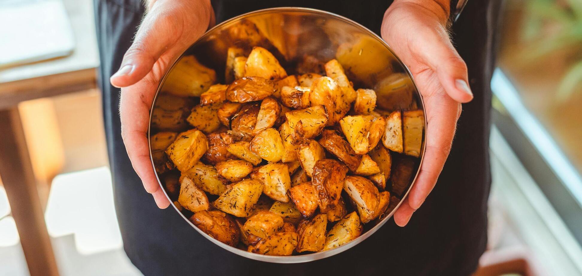 Жареный картофель моментально станет хрустящим: используйте неожиданный ингредиент