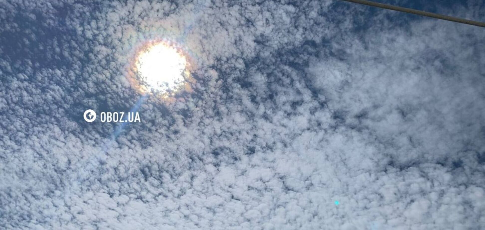 В небе над Киевом увидели облака, похожие на рыбью чешую. Фото