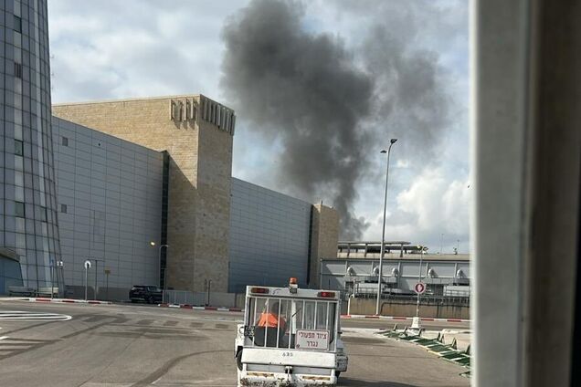 У Тель-Авіві біля аеропорту Бен-Гуріон впала ракета хуситів: є поранені