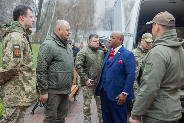 'Ми повинні озброїти Україну до зубів': близький до Трампа пастор Бернс закликав до 'миру через силу і рішучість'