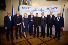 Говорили об устойчивом мире и евроинтеграции: Зеленский провел встречу с представителями Сената парламента Чехии. Видео