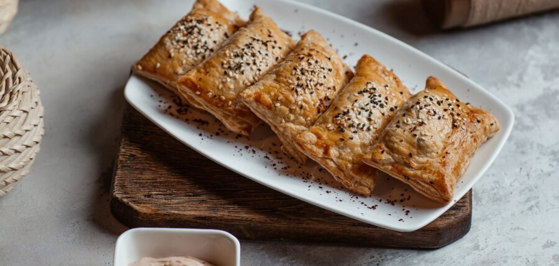 Лінивий штрудель з лаваша за 15 хвилин: без замішування тіста і зайвої мороки