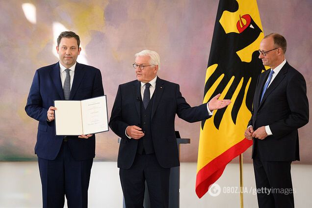 Мерц отримав посвідчення канцлера Німеччини та зібрався у перше закордонне відрядження: яку країну відвідає