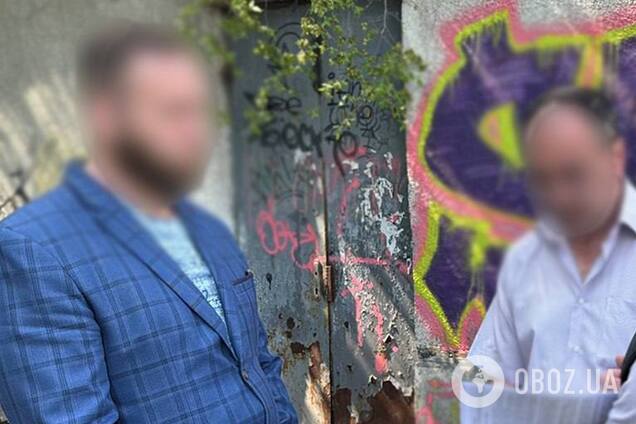 Допомагав клієнтам за винагороду ухилятись від мобілізації: у Києві викрили адвоката. Фото та відео