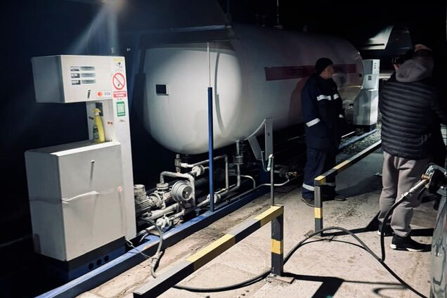 На АЗС українцям продавали фальсифікат