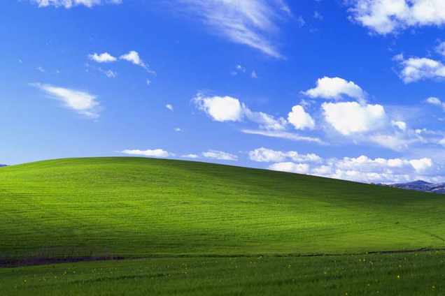 Зелений пагорб із знаменитих шпалер Windows XP змінився до невпізнаваності: фотофакт