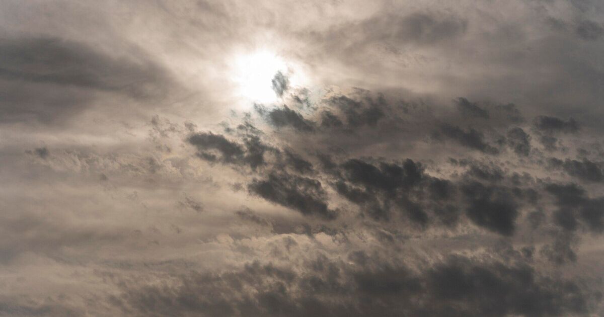 Атмосферний тиск зазнаватиме коливань: синоптики попередили про нестійку погоду в середу, 7 травня