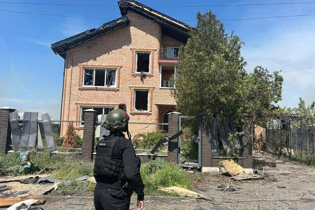 Війська РФ скинули бомби на село на Донеччині: загинули дві жінки. Фото