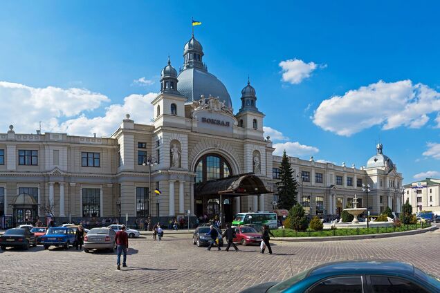 Яким був Львів у 1940-х: у мережі показали головний вокзал