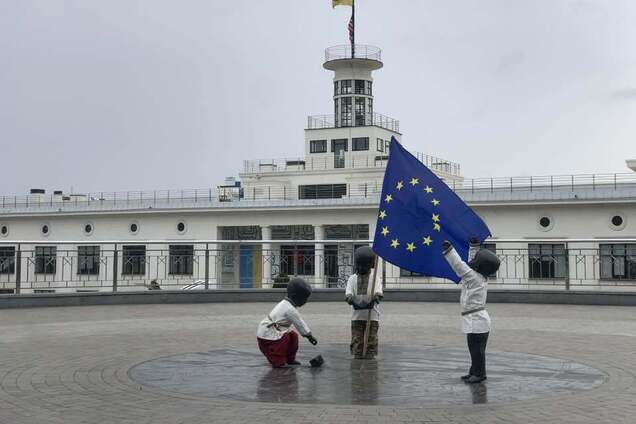 У столиці на честь Дня Європи переодягнули малюків-засновників Києва. Фото