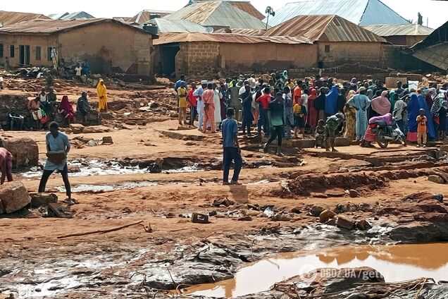 У Нігерії вирує потужна повінь: понад 200 загиблих і 500 зниклих безвісти. Фото