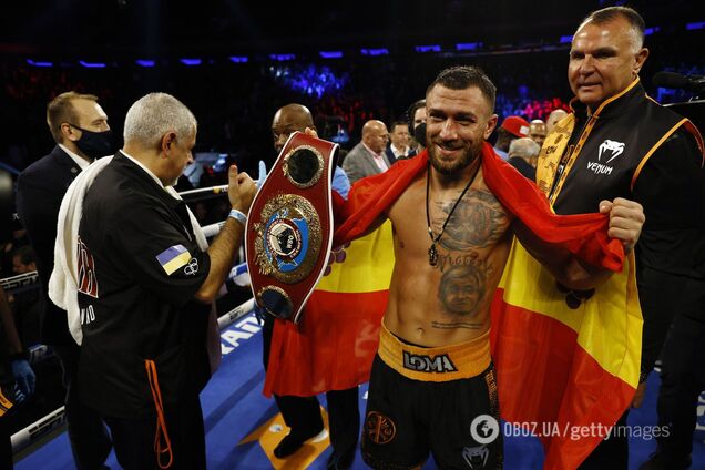 У Ломаченко отобрали чемпионский пояс и отдали его боксеру, который разгромно побил россиянина