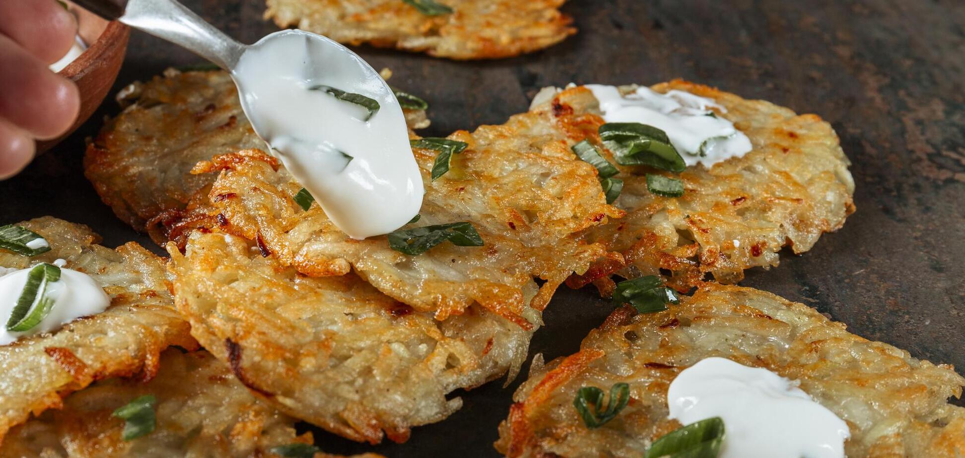 Никогда не готовьте так драники: они получатся невкусными и бледными