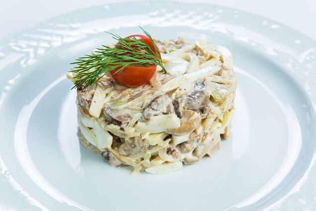 Какой вкусный салат приготовить с куриными сердечками для обеда: рецепт на скорую руку