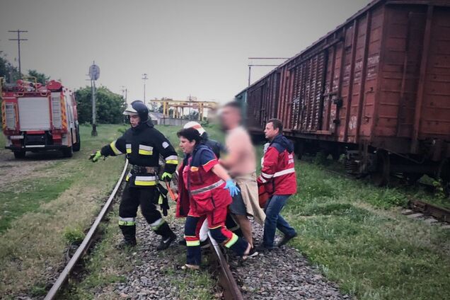 На Чернігівщині двох дітей уразило струмом на залізничній станції: один із постраждалих у реанімації. Фото