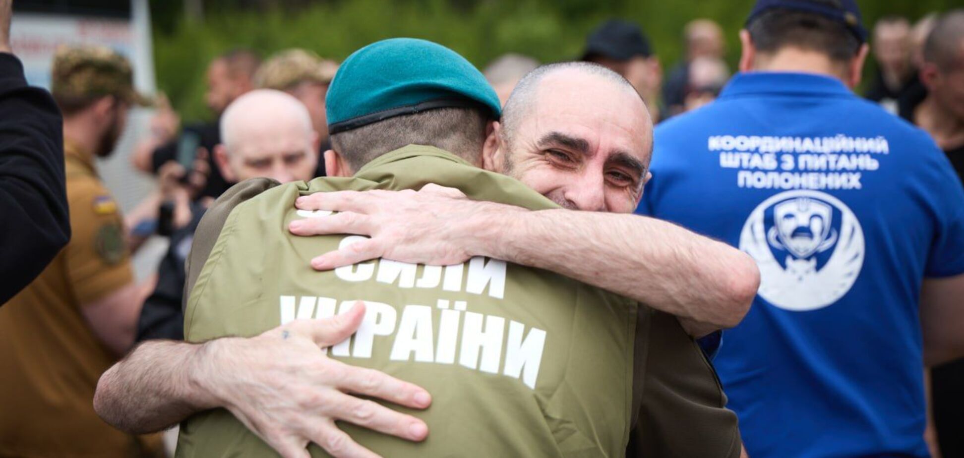 'Наши возвращаются домой': Зеленский заявил о втором этапе возвращения воинов из плена и показал эмоциональные фото защитников